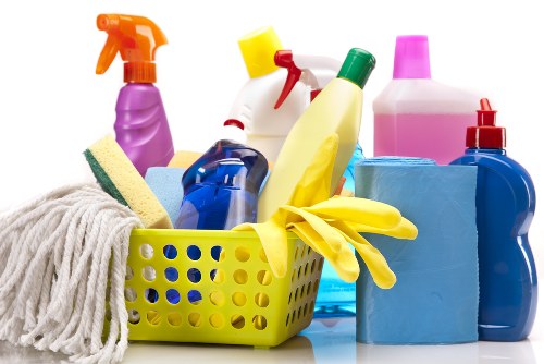 Weekly house cleaning routine with cleaning supplies